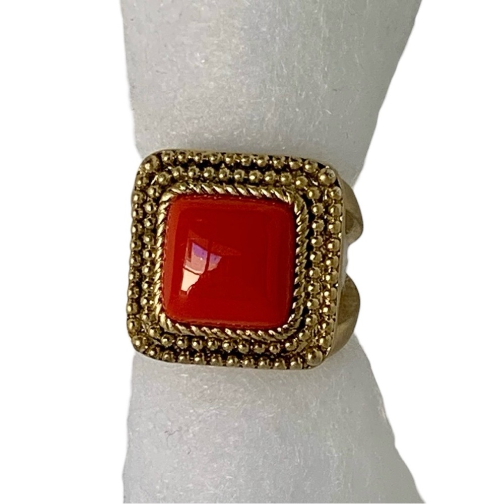 Lia Sophia Coral Cabochon Bezel Set Matte Gold-tone Designer Ring Sz 7